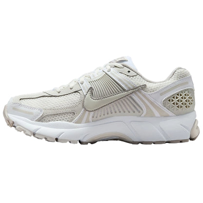 NIKE ZOOM VOMERO 5 'LIGHT BONE'